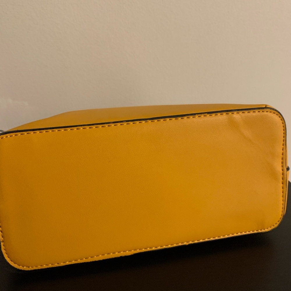 Handbag - Picture 6 of 6